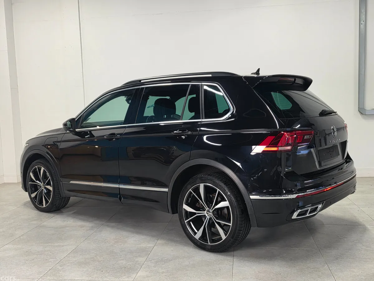 Volkswagen Tiguan SUV, Petrol Plug-in Hybrid, 2023, Black
