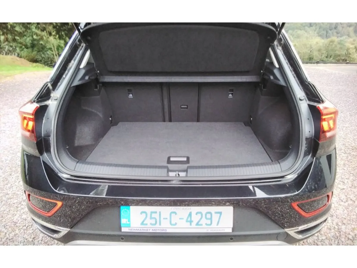Volkswagen T-Roc SUV, Petrol, 2025, Black