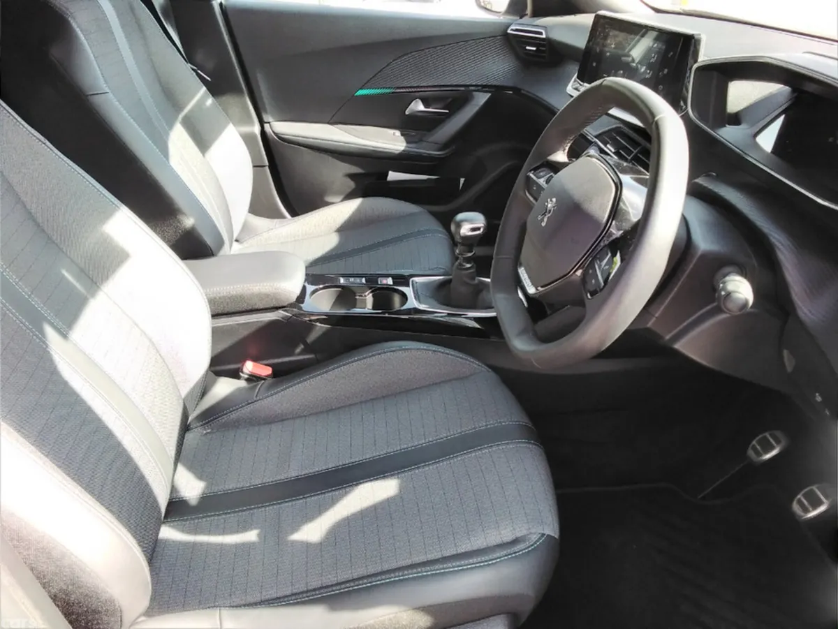 Peugeot 2008 SUV, Petrol, 2023, Grey