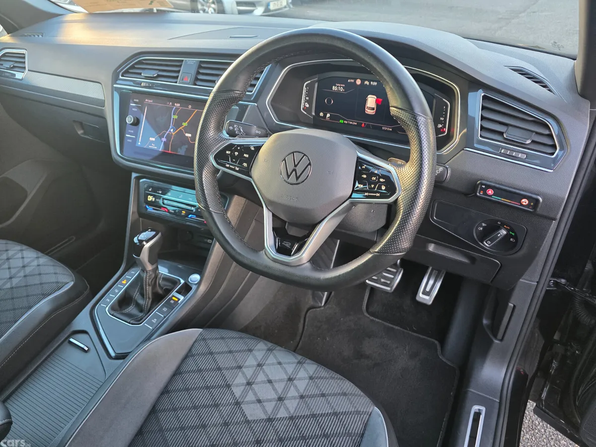 Volkswagen Tiguan SUV, Petrol Plug-in Hybrid, 2023, Black