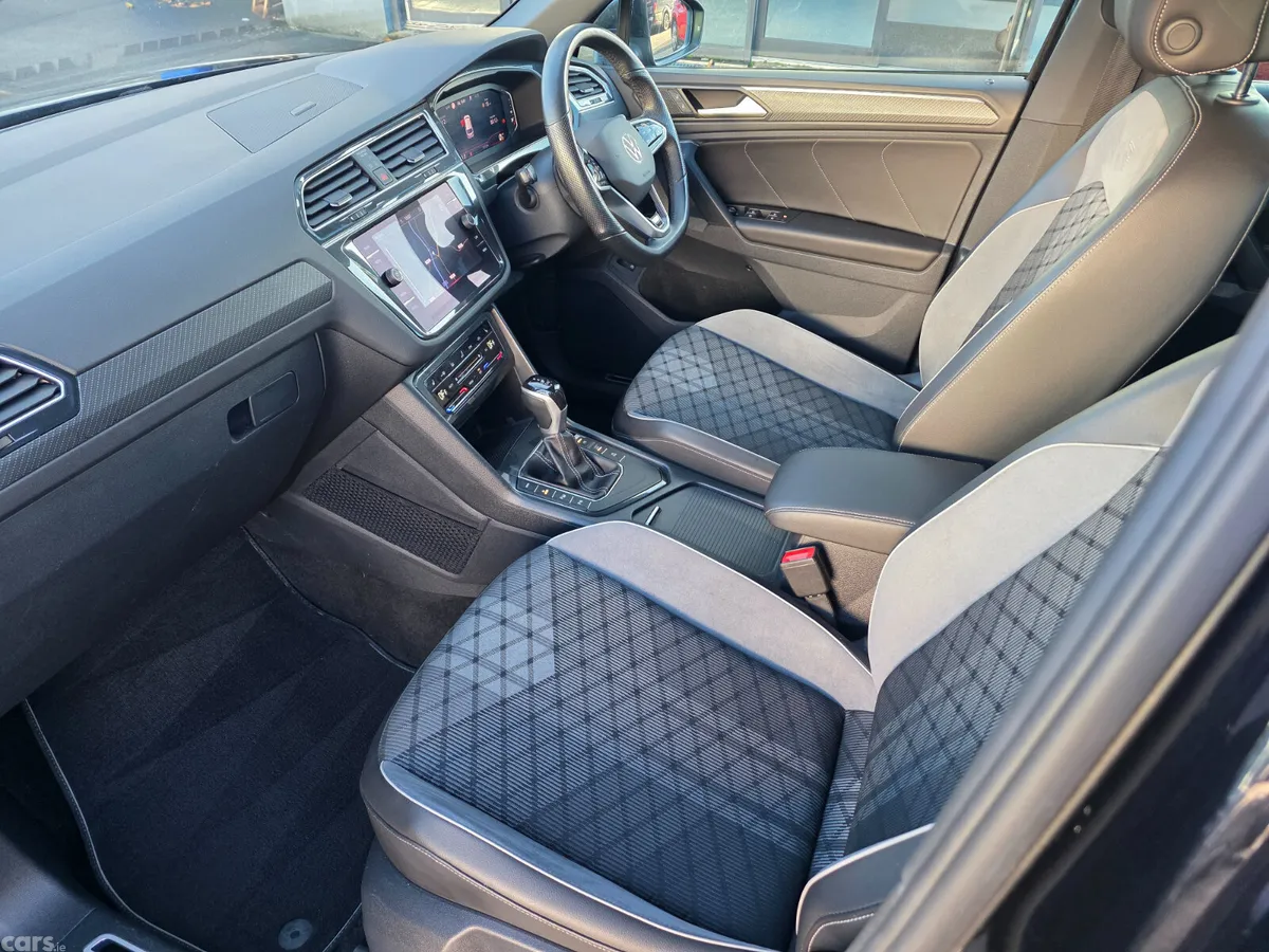 Volkswagen Tiguan SUV, Petrol Plug-in Hybrid, 2023, Black