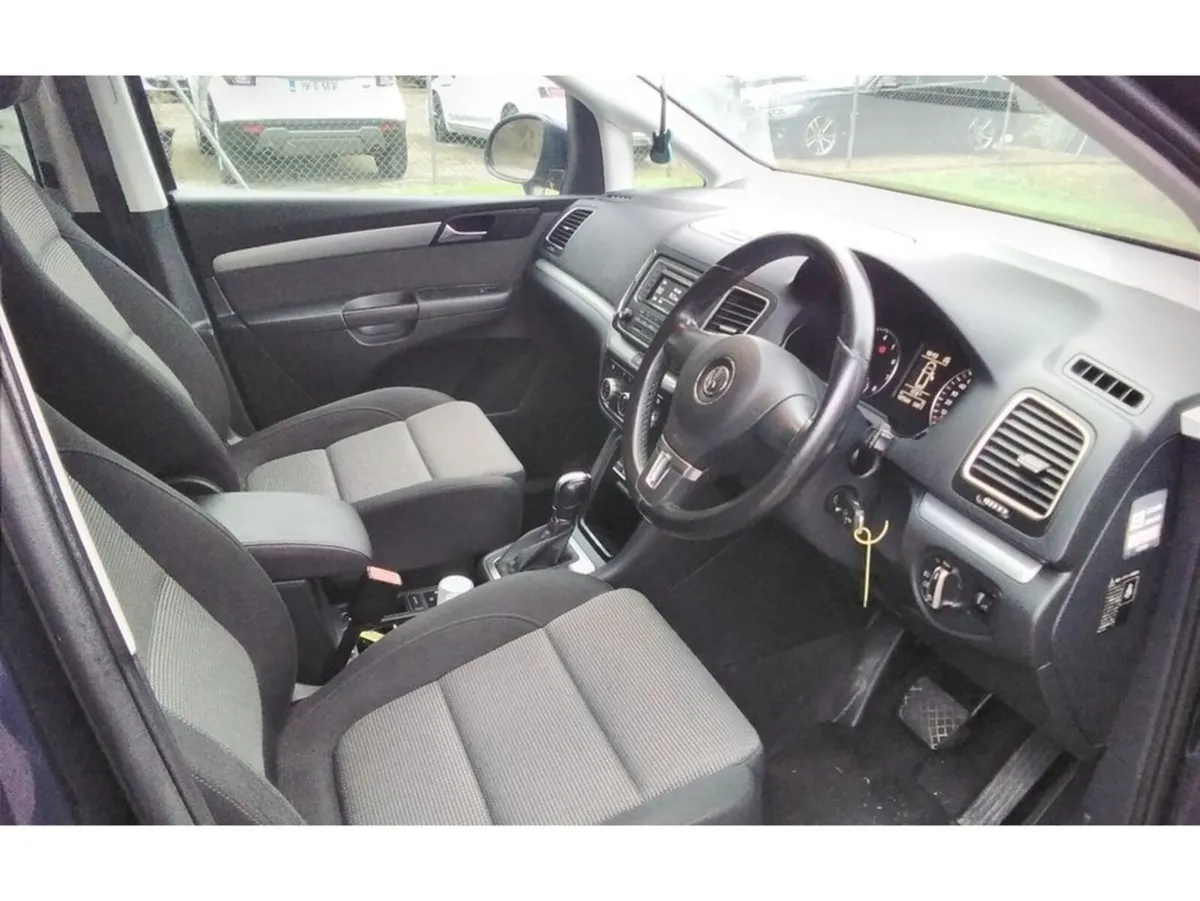 Volkswagen Sharan MPV, Petrol, 2015, Blue