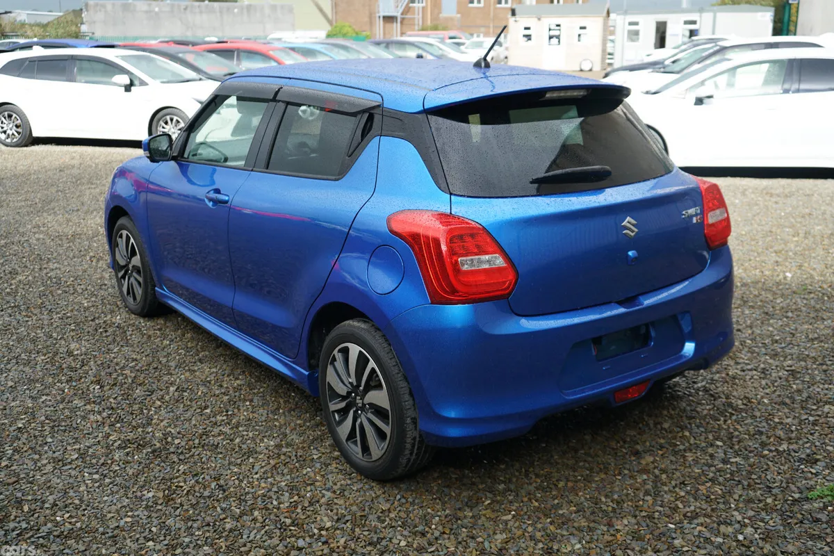 Suzuki Swift Hatchback, Petrol, 2019, Blue