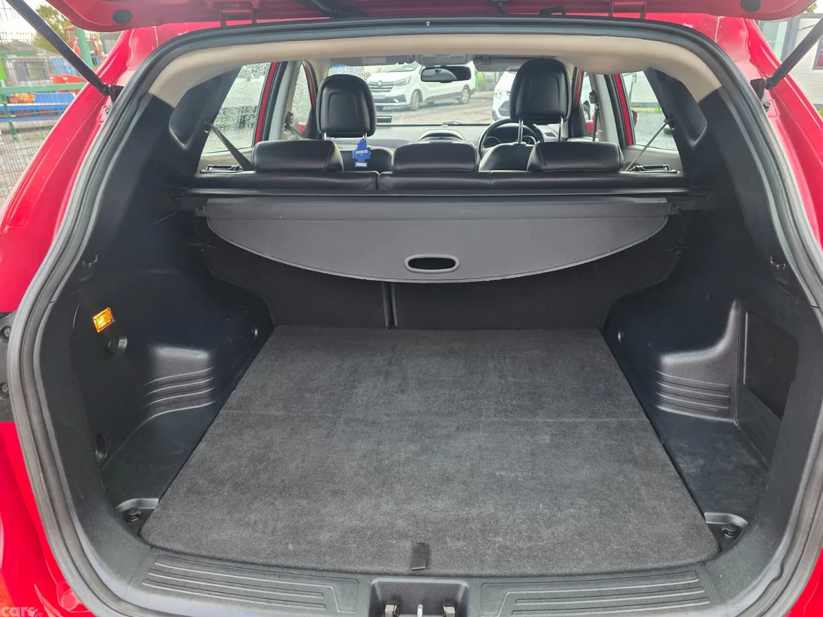 Hyundai ix35 SUV, Diesel, 2014, Red