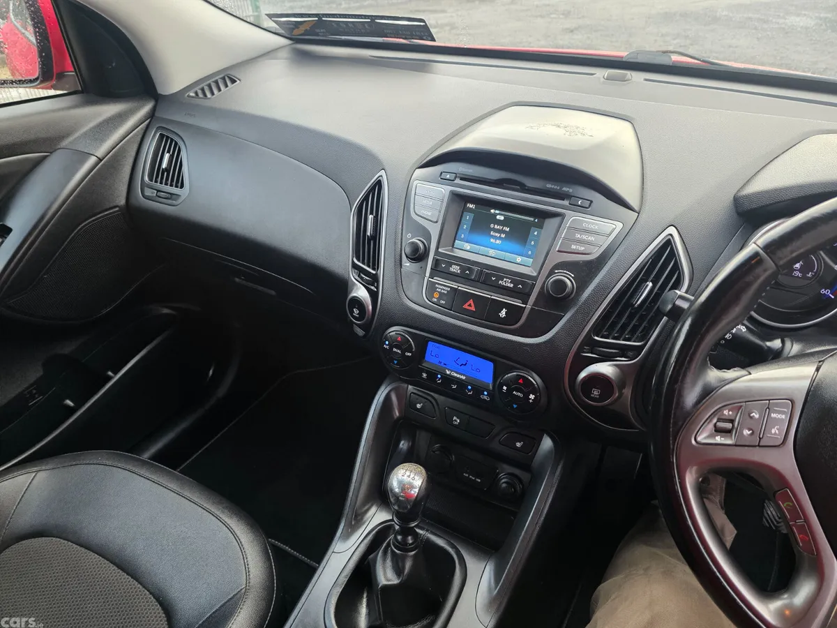 Hyundai ix35 SUV, Diesel, 2014, Red