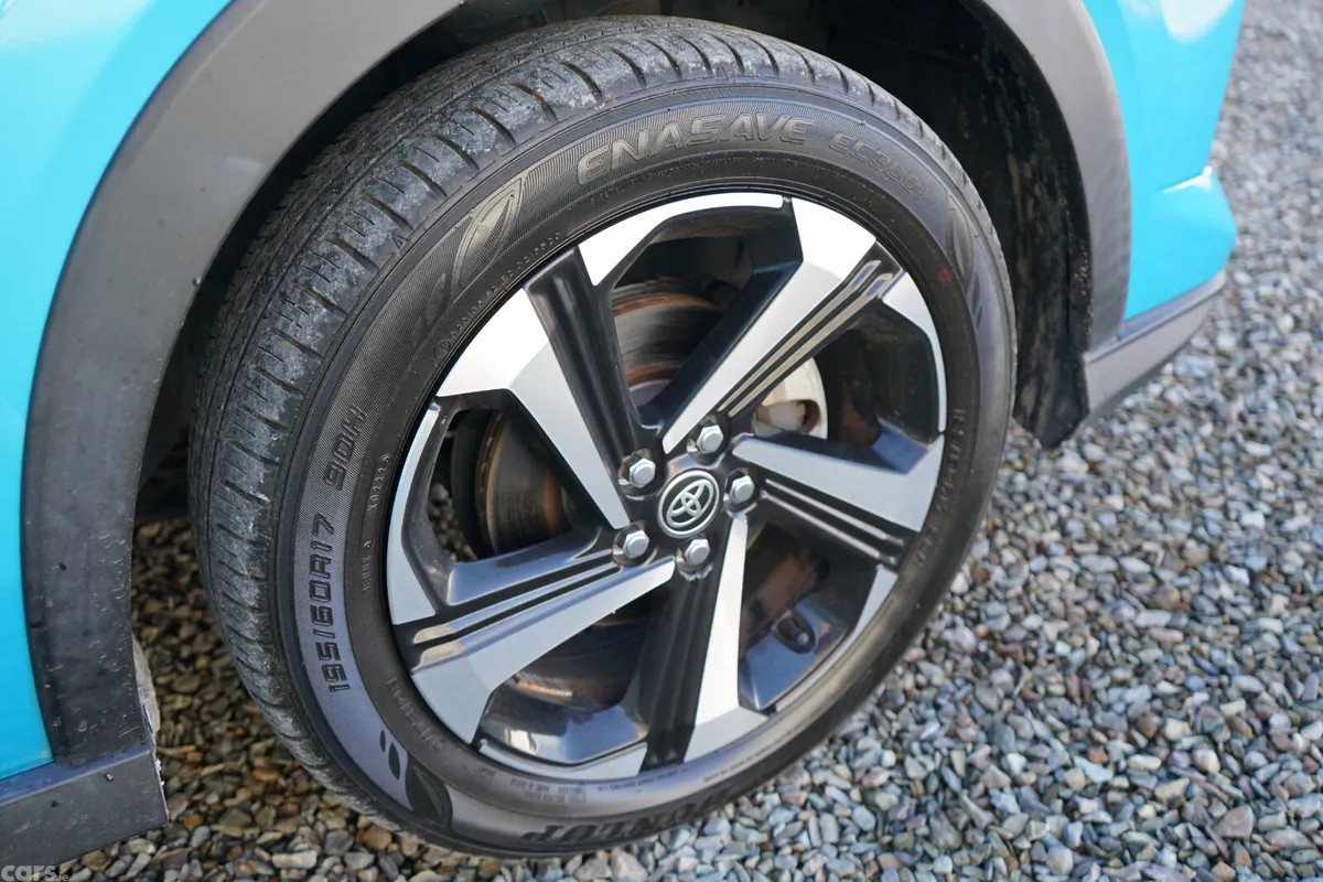 Toyota Raize SUV, Petrol Hybrid, 2022, Blue