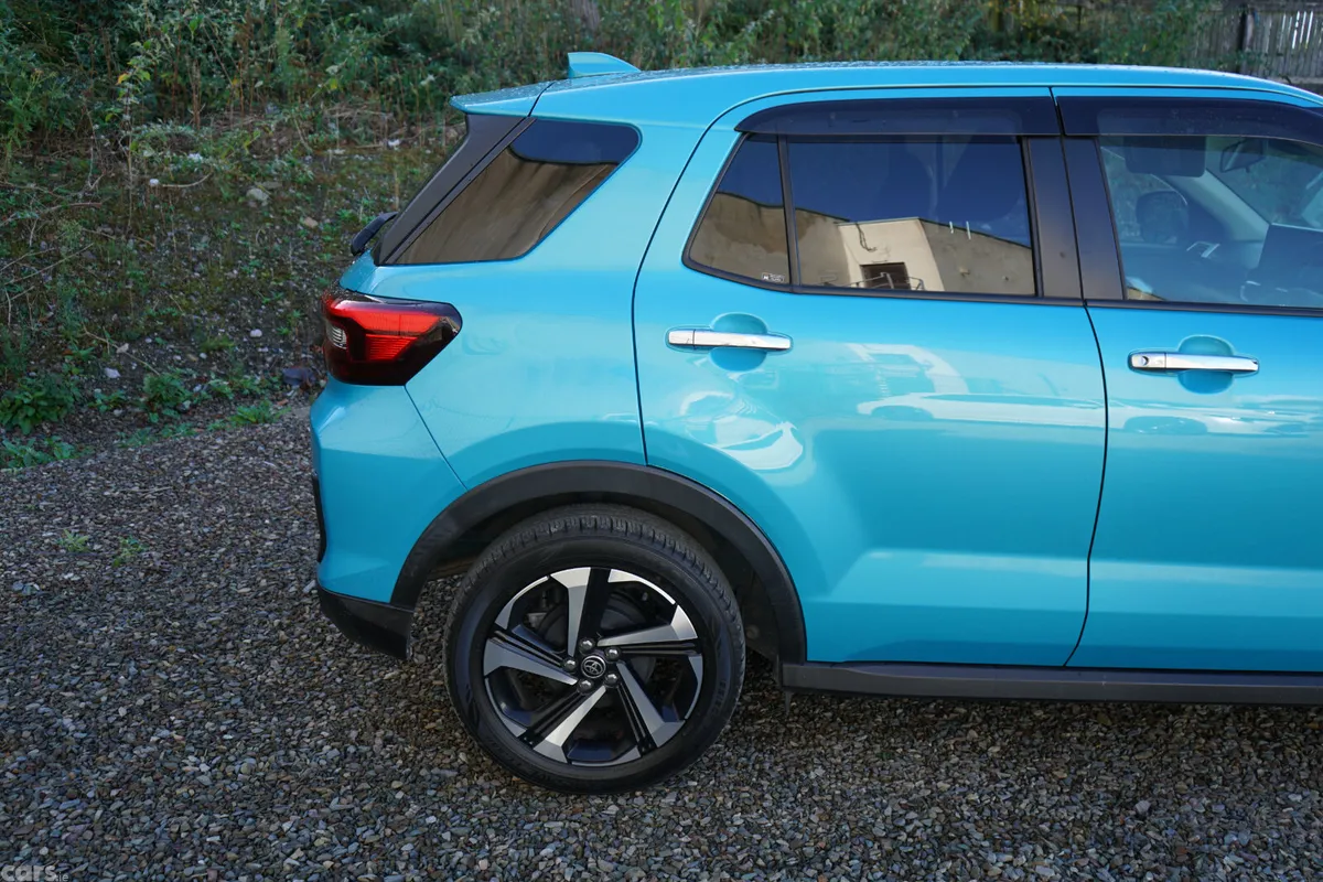 Toyota Raize SUV, Petrol Hybrid, 2022, Blue