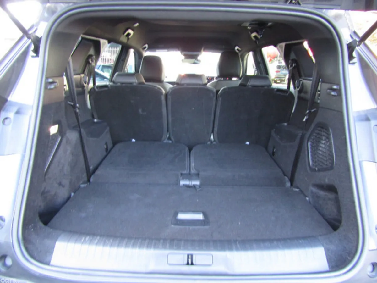 Peugeot 5008 MPV, Electric, 2025, Grey