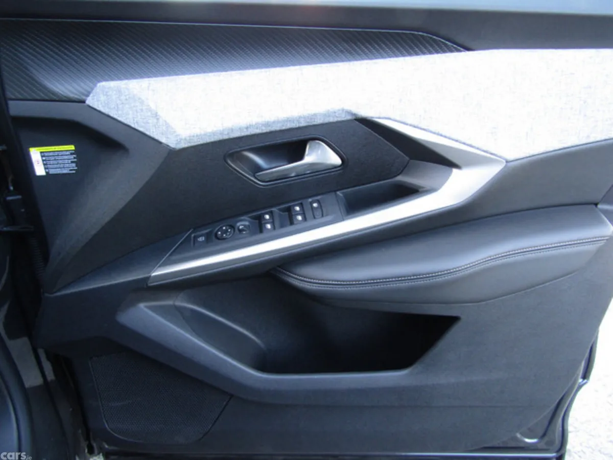 Peugeot 5008 MPV, Electric, 2025, Grey