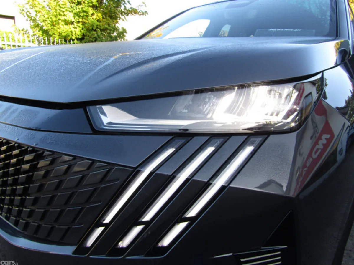 Peugeot 5008 MPV, Electric, 2025, Grey