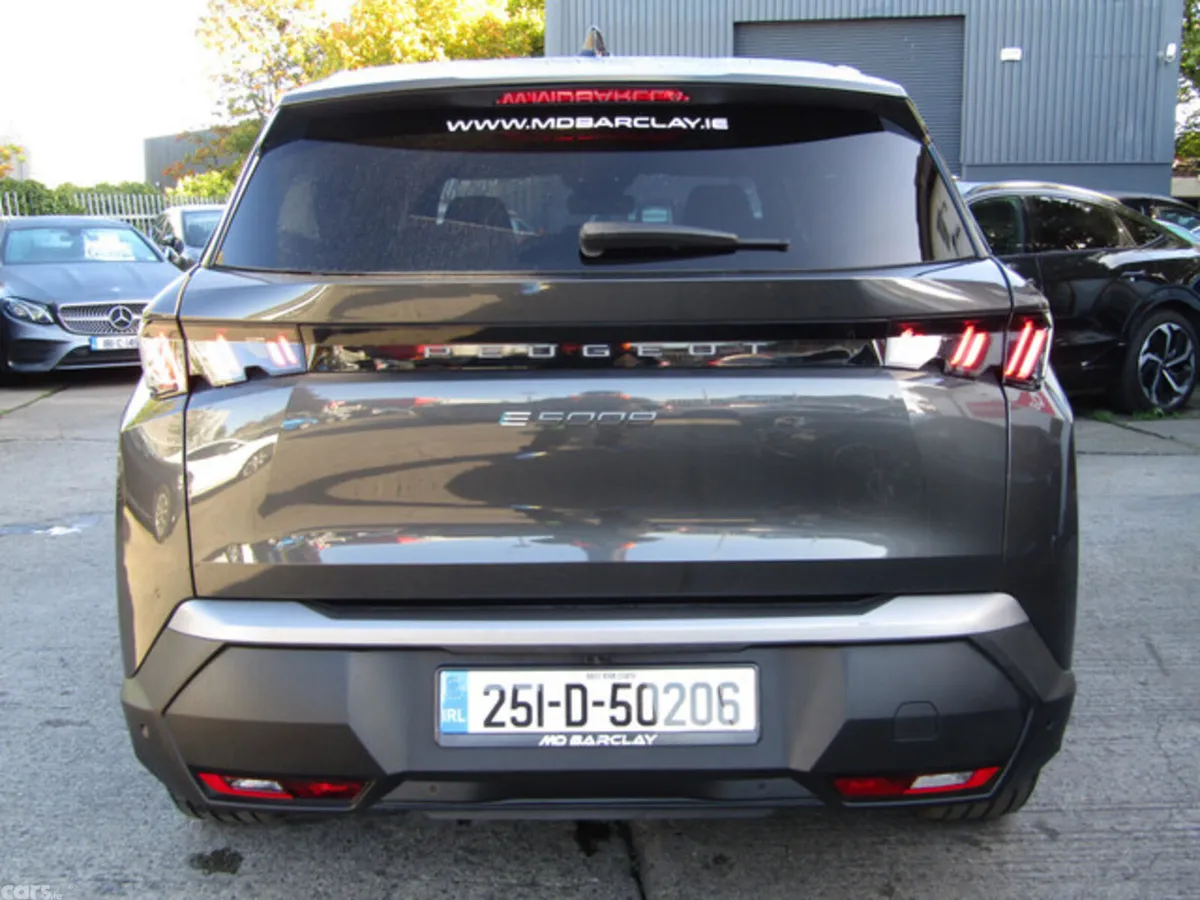 Peugeot 5008 MPV, Electric, 2025, Grey