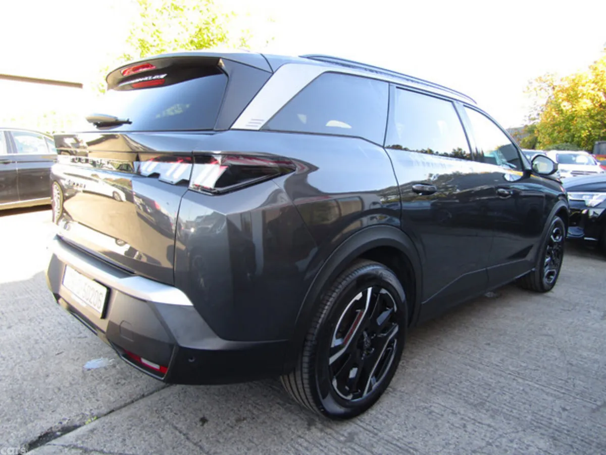 Peugeot 5008 MPV, Electric, 2025, Grey