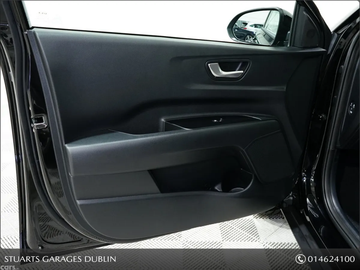 Kia Stonic SUV, Petrol, 2027, Black