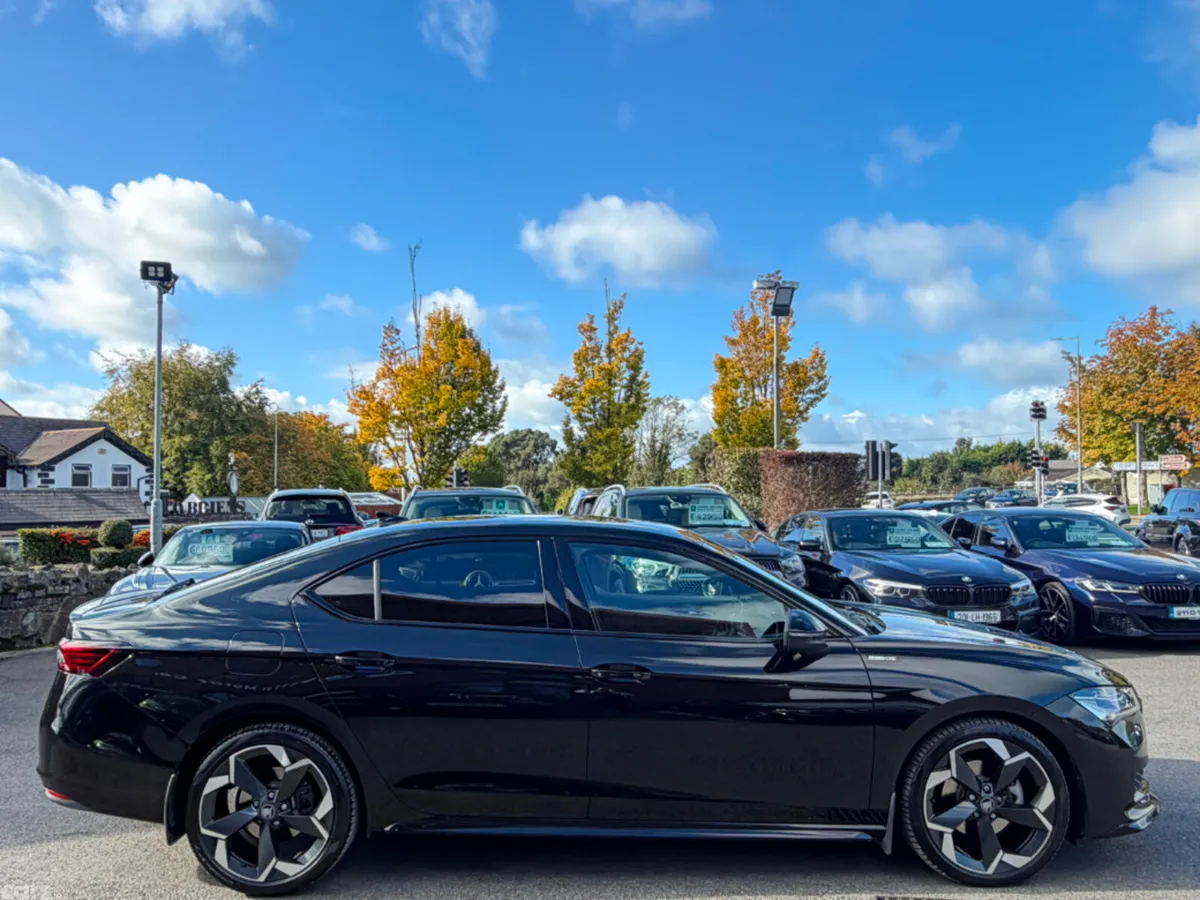Skoda Superb Saloon, Diesel, 2025, Black
