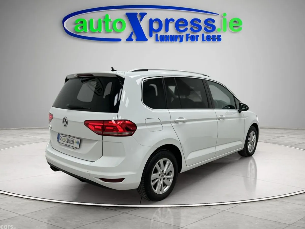 Volkswagen Touran MPV, Petrol, 2020, White