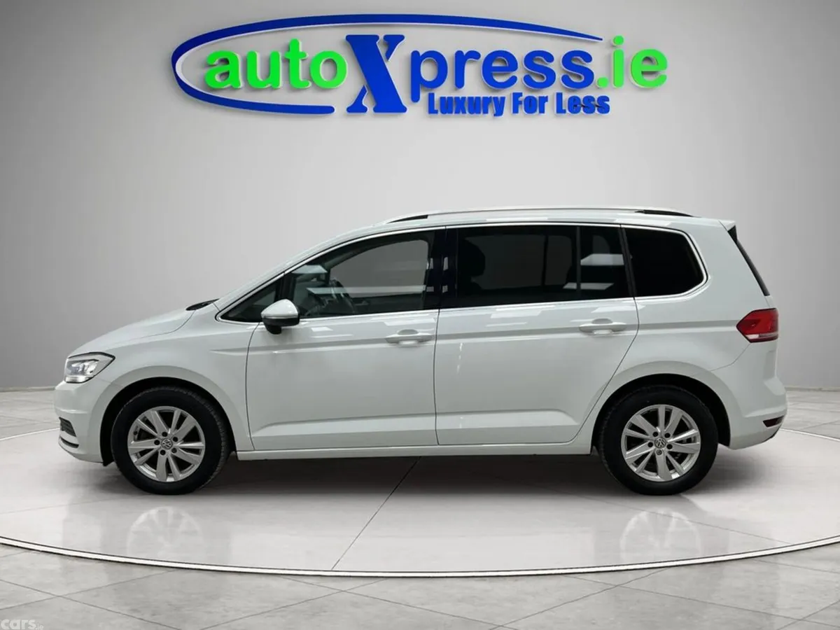Volkswagen Touran MPV, Petrol, 2020, White