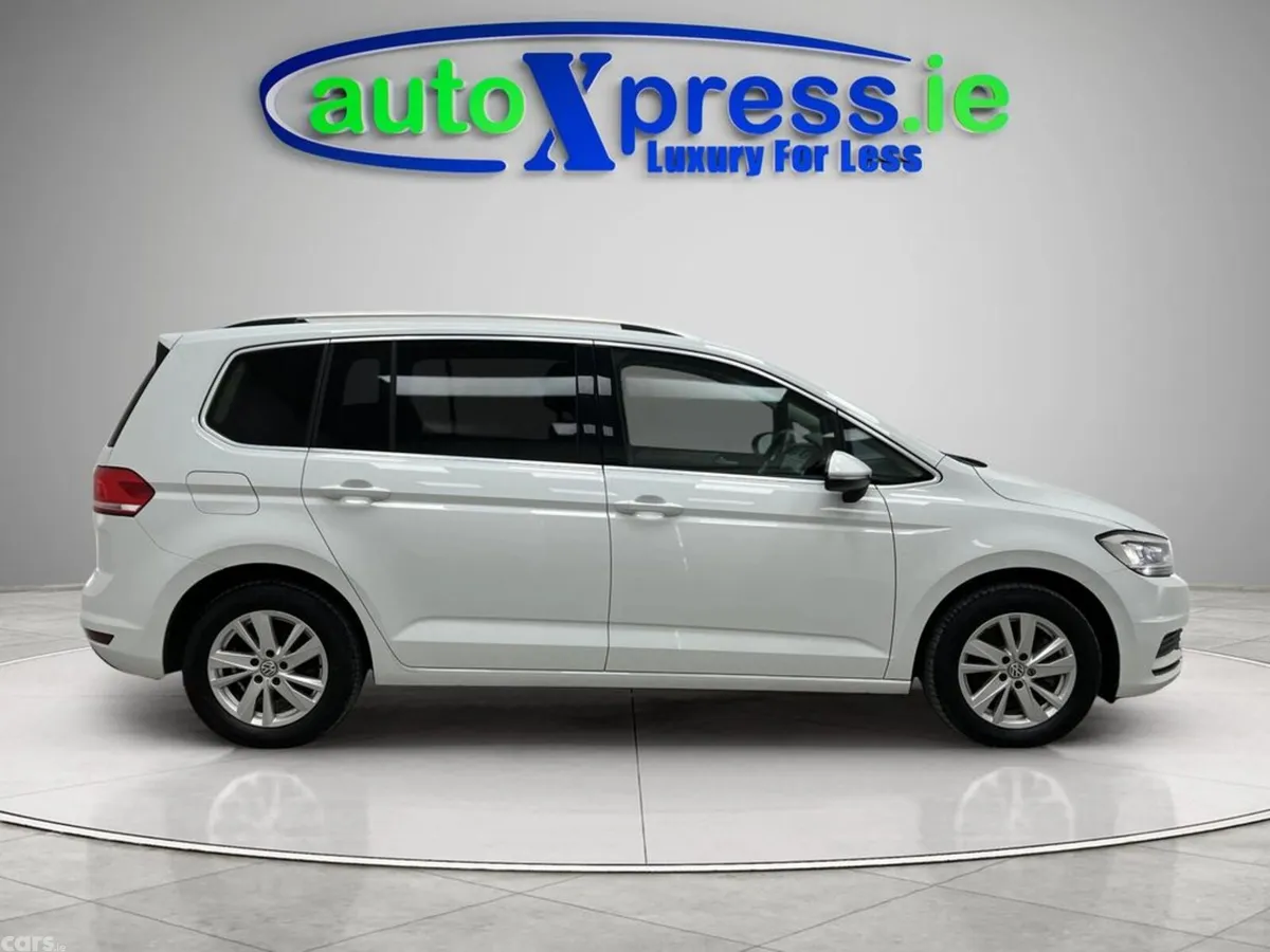 Volkswagen Touran MPV, Petrol, 2020, White