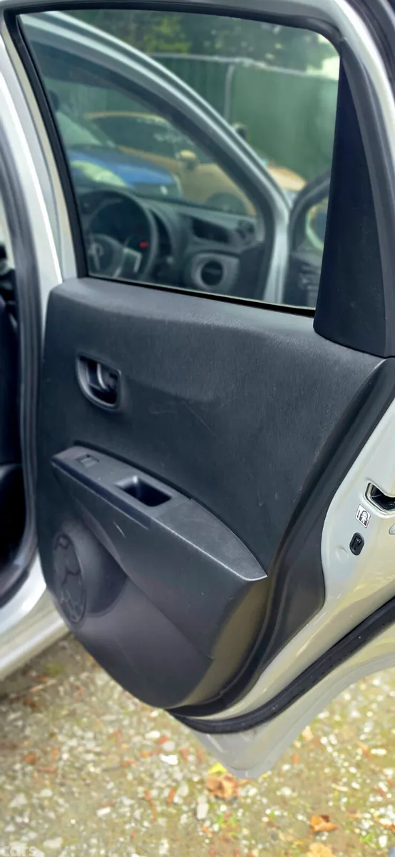 Toyota Vitz Hatchback, Petrol, 2014, Silver
