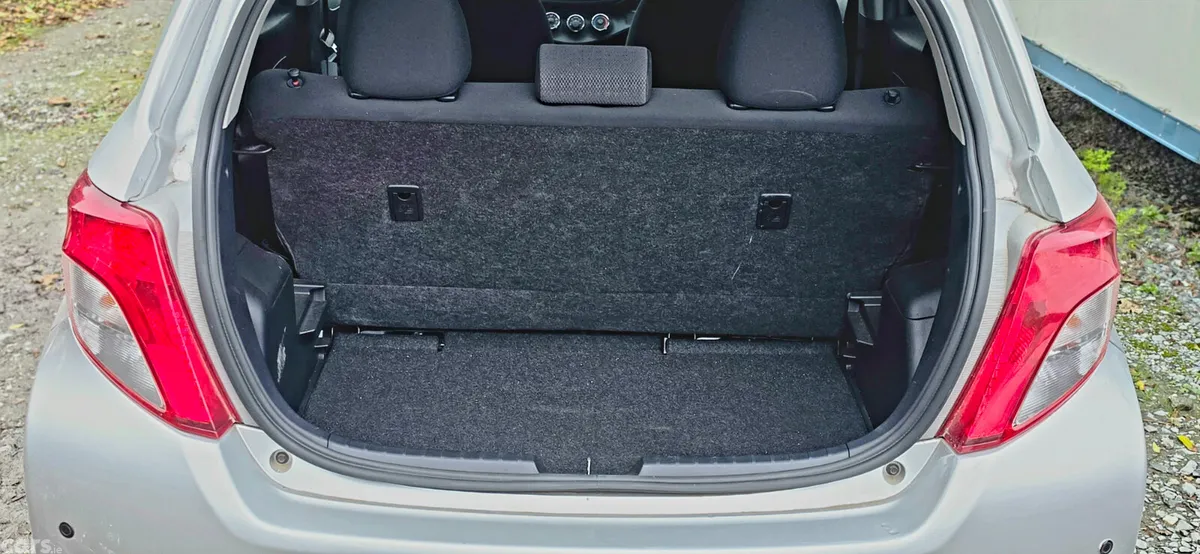 Toyota Vitz Hatchback, Petrol, 2014, Silver