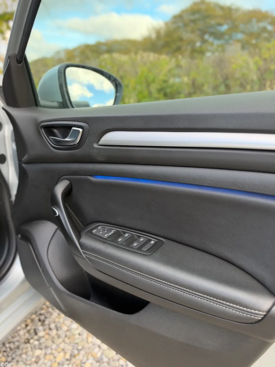 Renault Megane Estate, Petrol Plug-in Hybrid, 2021, Grey