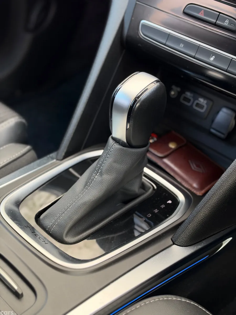 Renault Megane Estate, Petrol Plug-in Hybrid, 2021, Grey