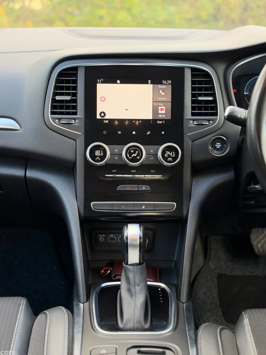 Renault Megane Estate, Petrol Plug-in Hybrid, 2021, Grey