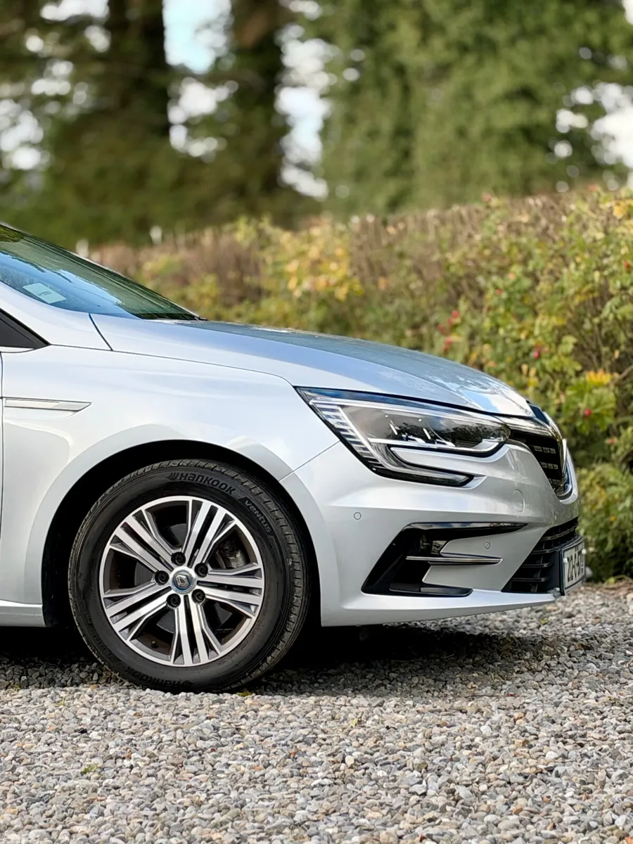 Renault Megane Estate, Petrol Plug-in Hybrid, 2021, Grey