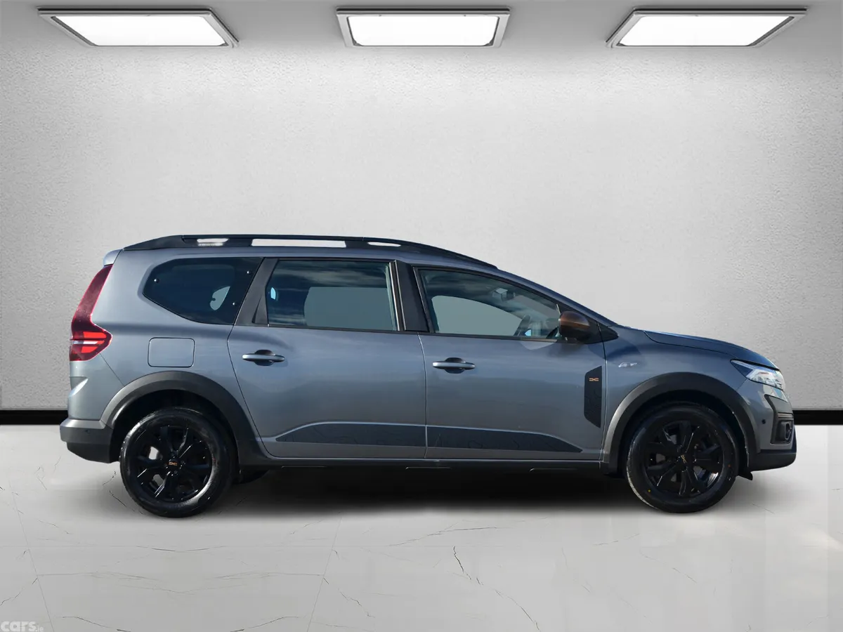 Dacia Jogger MPV, Petrol, 2024, Grey