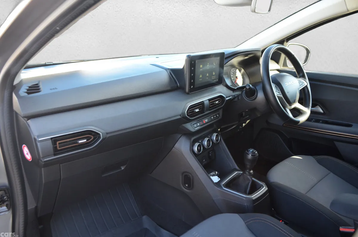 Dacia Jogger MPV, Petrol, 2024, Grey