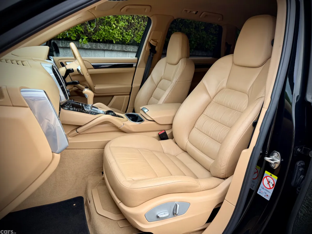 Porsche Cayenne SUV, Diesel, 2012, Black