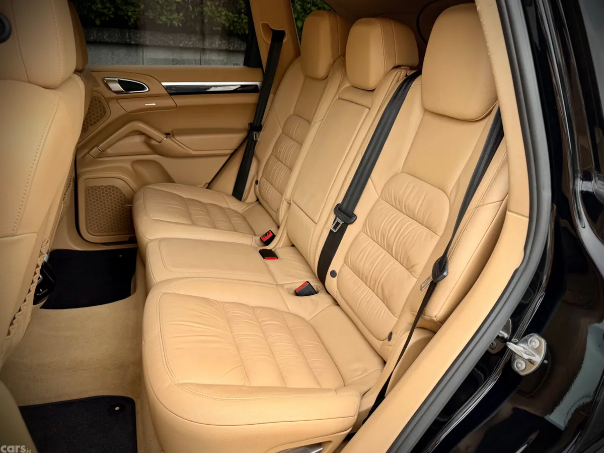 Porsche Cayenne SUV, Diesel, 2012, Black