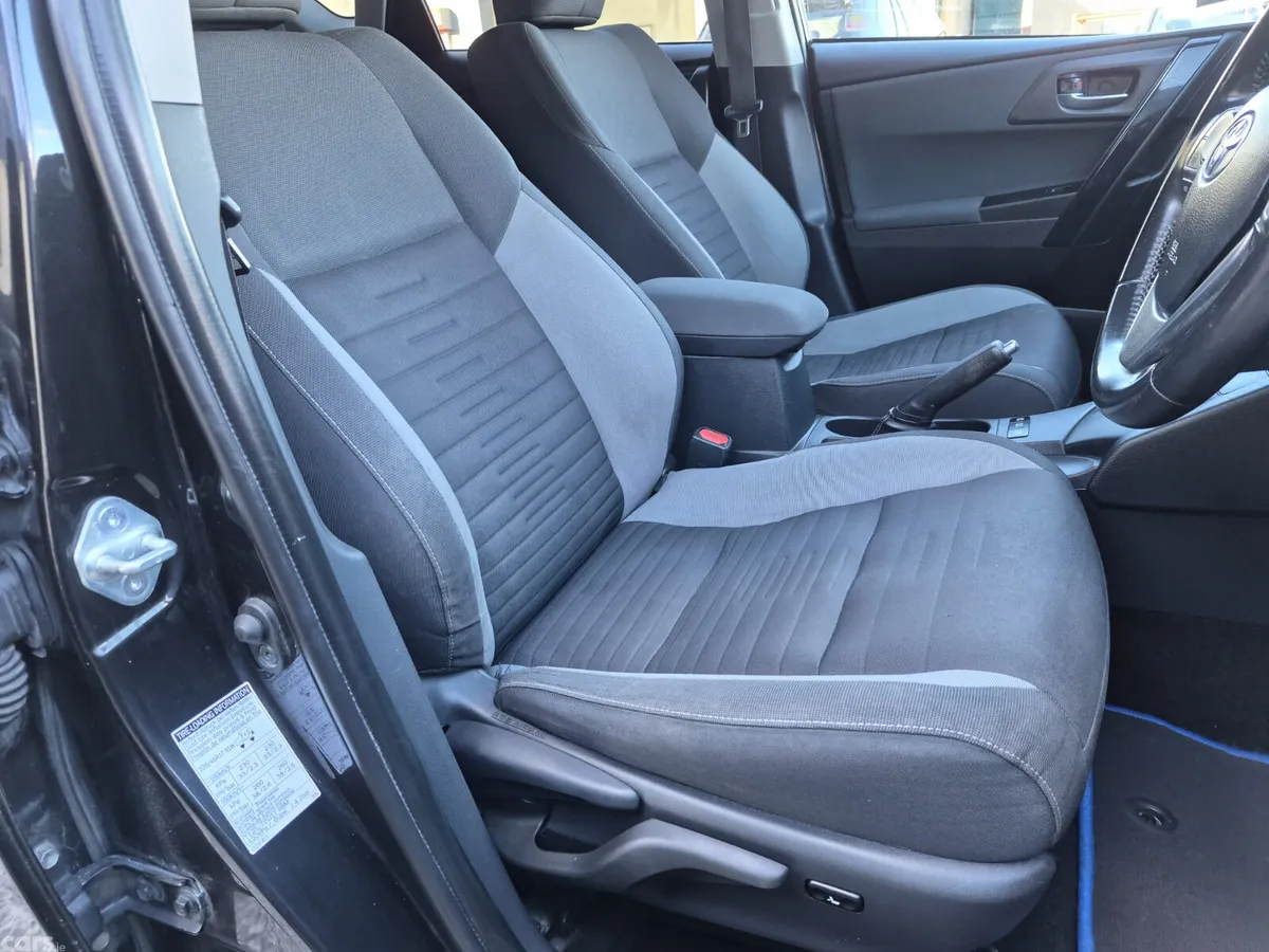 Toyota Auris Hatchback, Petrol Hybrid, 2017, Black