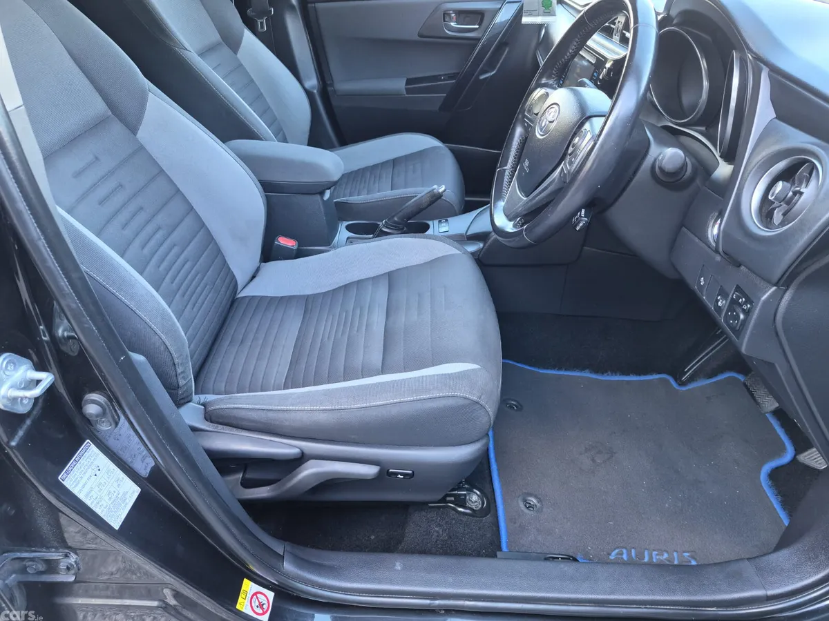 Toyota Auris Hatchback, Petrol Hybrid, 2017, Black