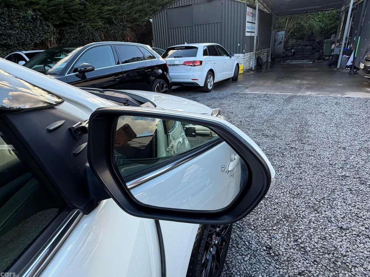 Toyota Yaris Hatchback, Petrol Hybrid, 2022, White