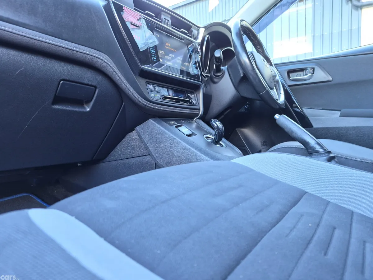 Toyota Auris Hatchback, Petrol Hybrid, 2017, Black