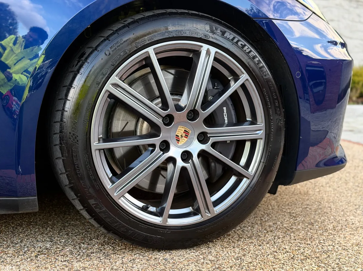 Porsche Panamera Hatchback, Petrol Plug-in Hybrid, 2024, Blue