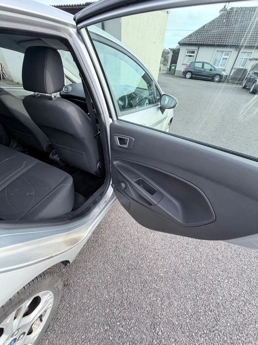 Ford Fiesta Hatchback, Petrol, 2013, Silver