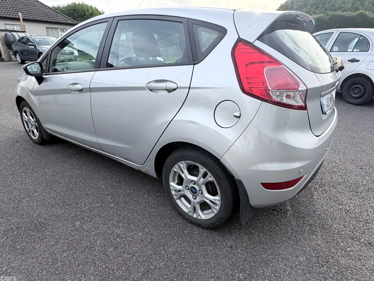 Ford Fiesta Hatchback, Petrol, 2013, Silver