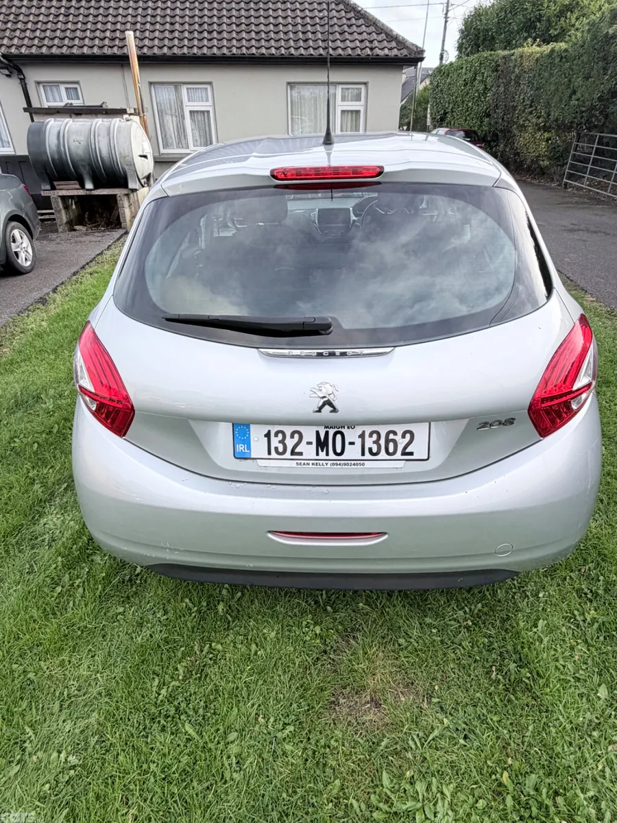 Peugeot 208 Hatchback, Petrol, 2013, Silver