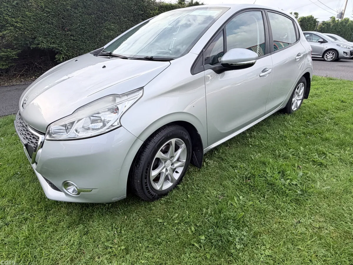 Peugeot 208 Hatchback, Petrol, 2013, Silver
