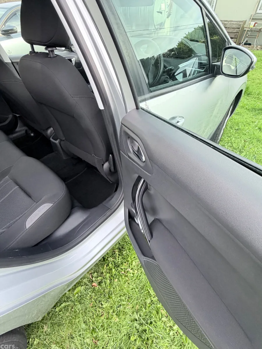 Peugeot 208 Hatchback, Petrol, 2013, Silver