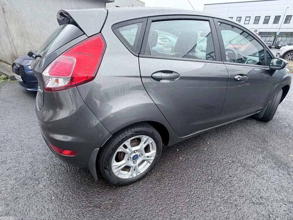 Ford Fiesta Hatchback, Petrol, 2016, Grey