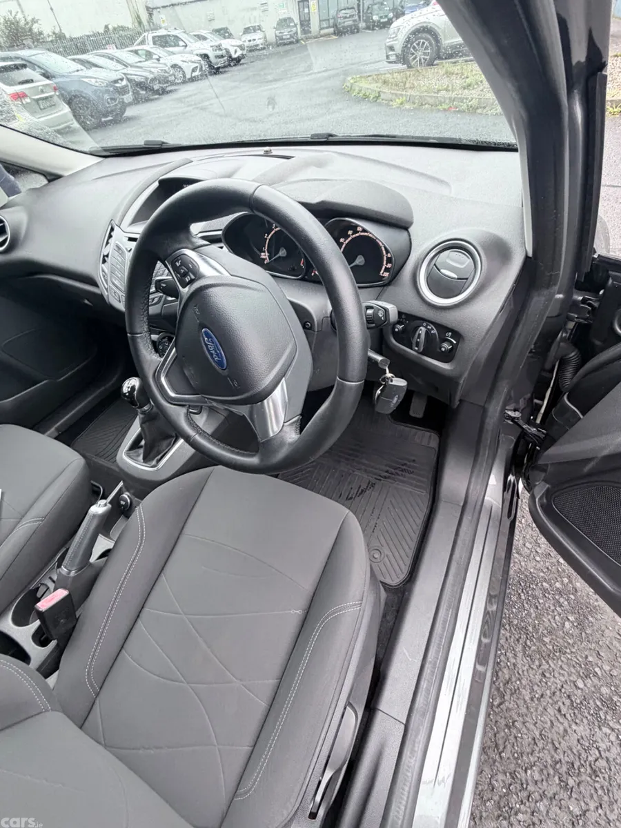 Ford Fiesta Hatchback, Petrol, 2016, Grey
