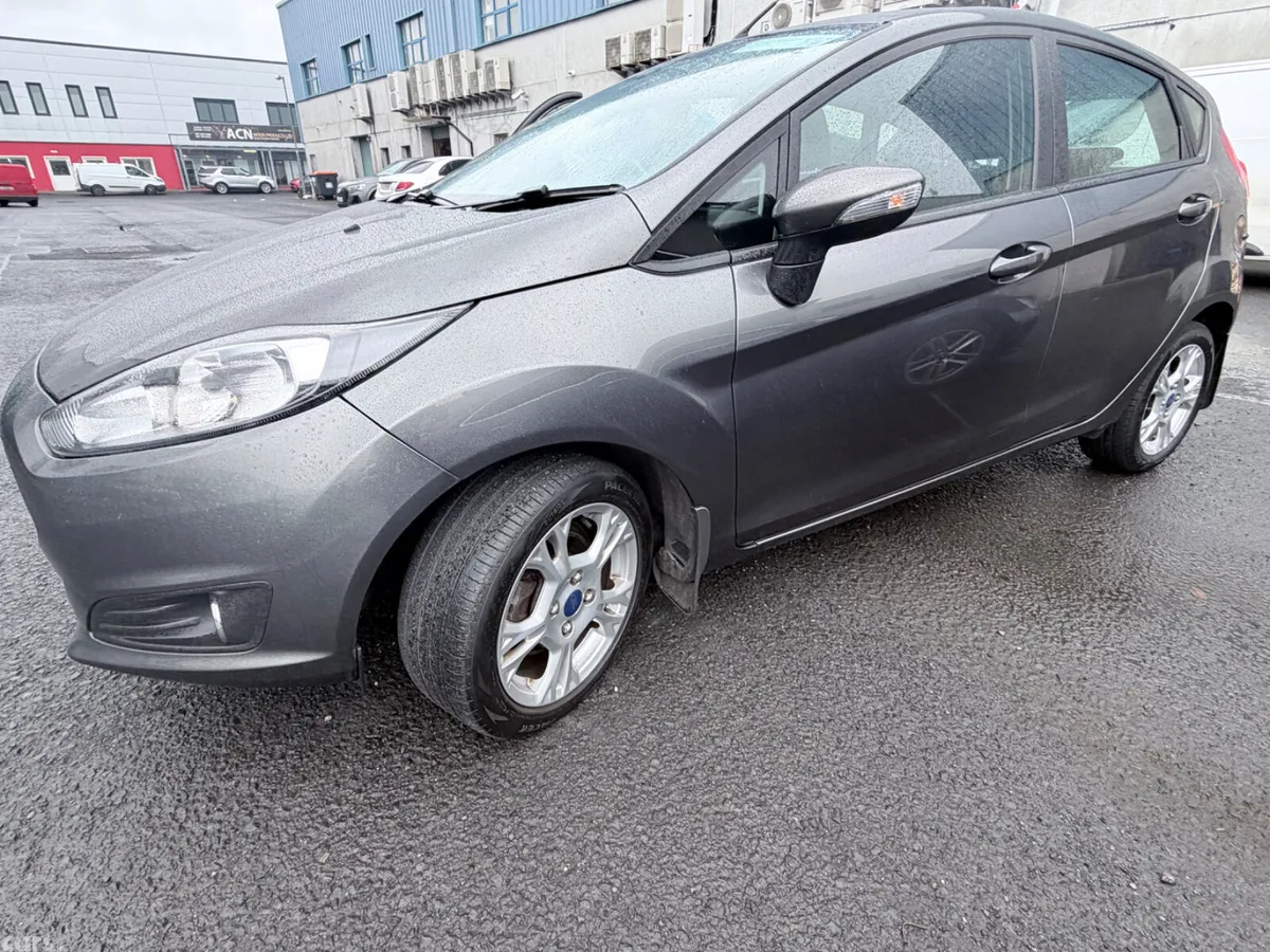 Ford Fiesta Hatchback, Petrol, 2016, Grey