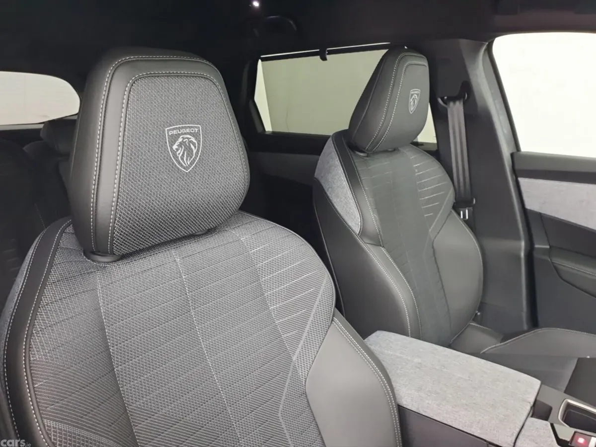 Peugeot 5008 SUV, Electric, 2026, Grey