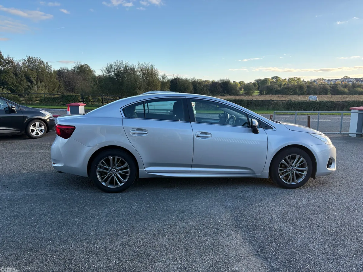Toyota Avensis Saloon, Diesel, 2018, Silver