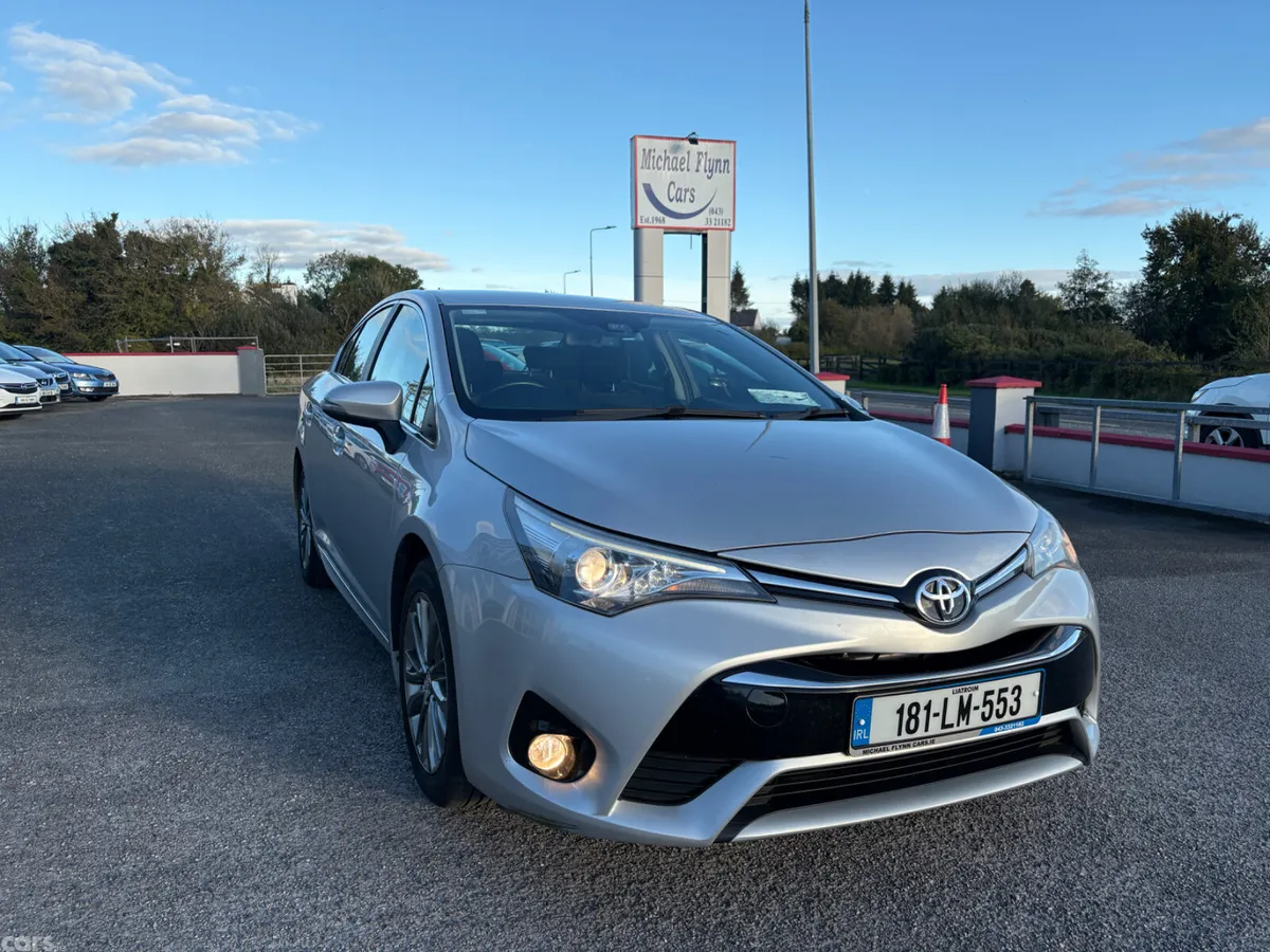 Toyota Avensis Saloon, Diesel, 2018, Silver