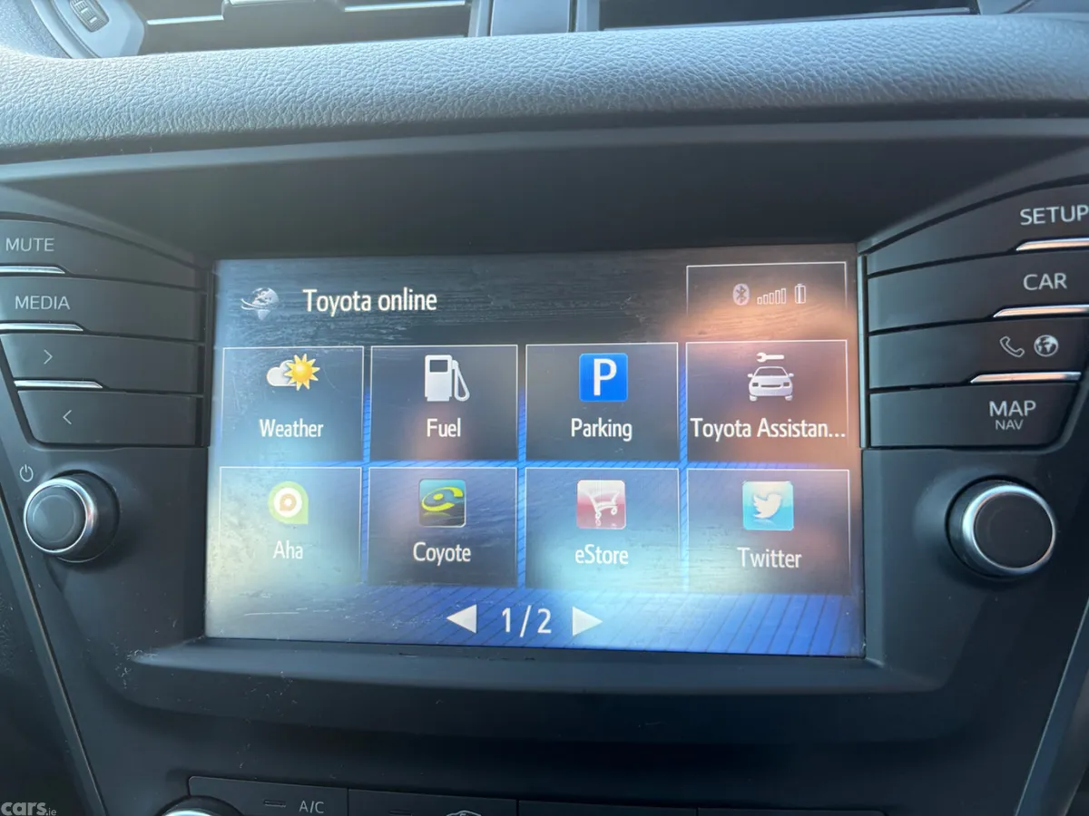 Toyota Avensis Saloon, Diesel, 2018, Silver