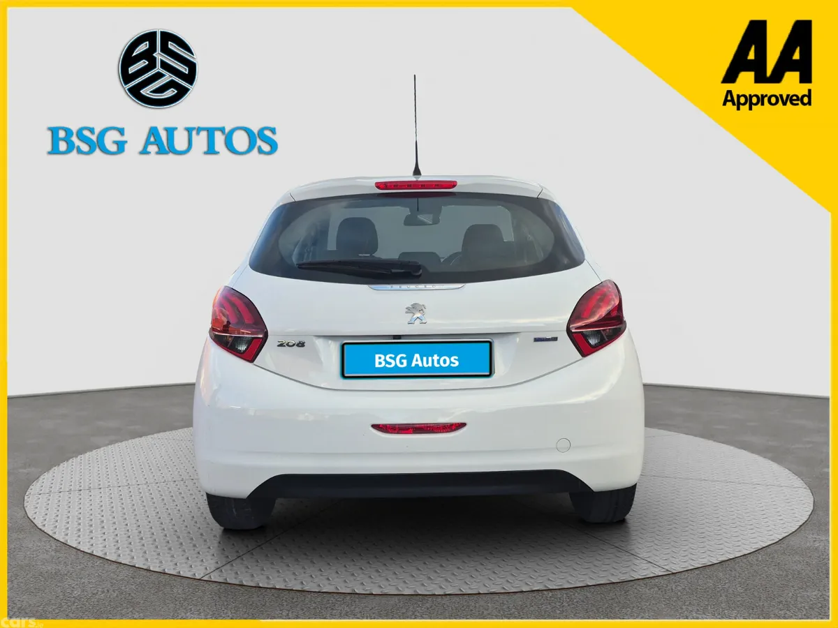 Peugeot 208 Hatchback, Petrol, 2017, White