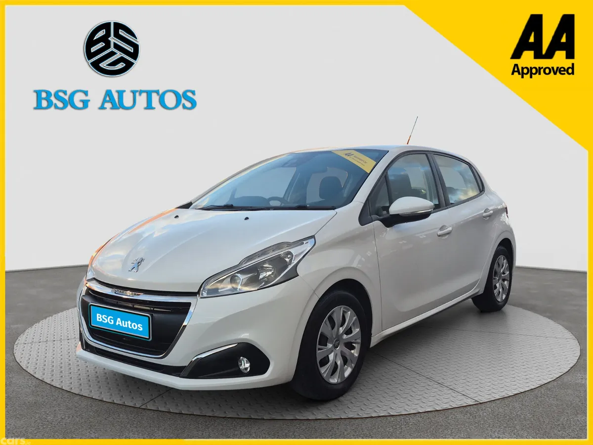 Peugeot 208 Hatchback, Petrol, 2017, White